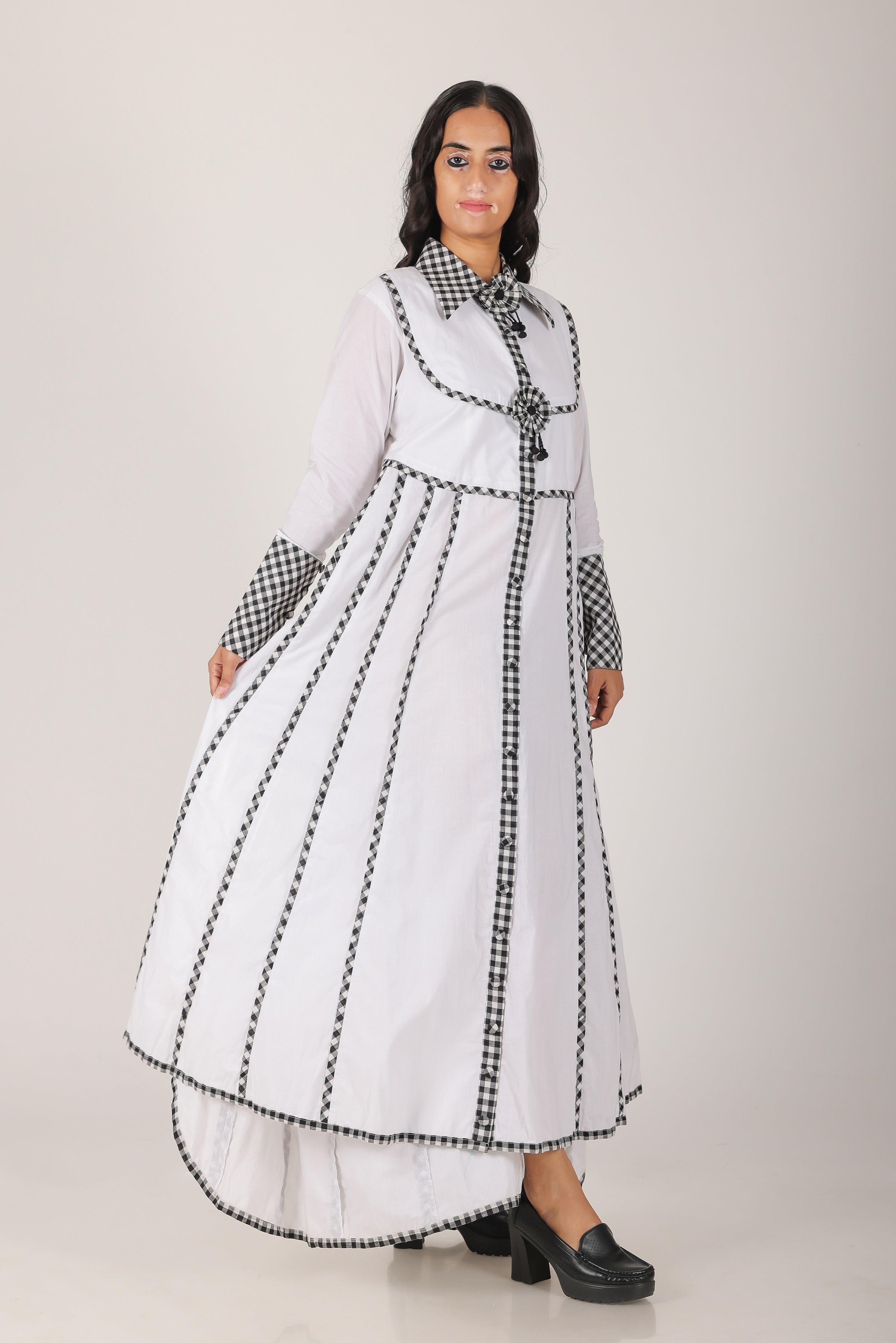 MemSahab safed chokadi dress