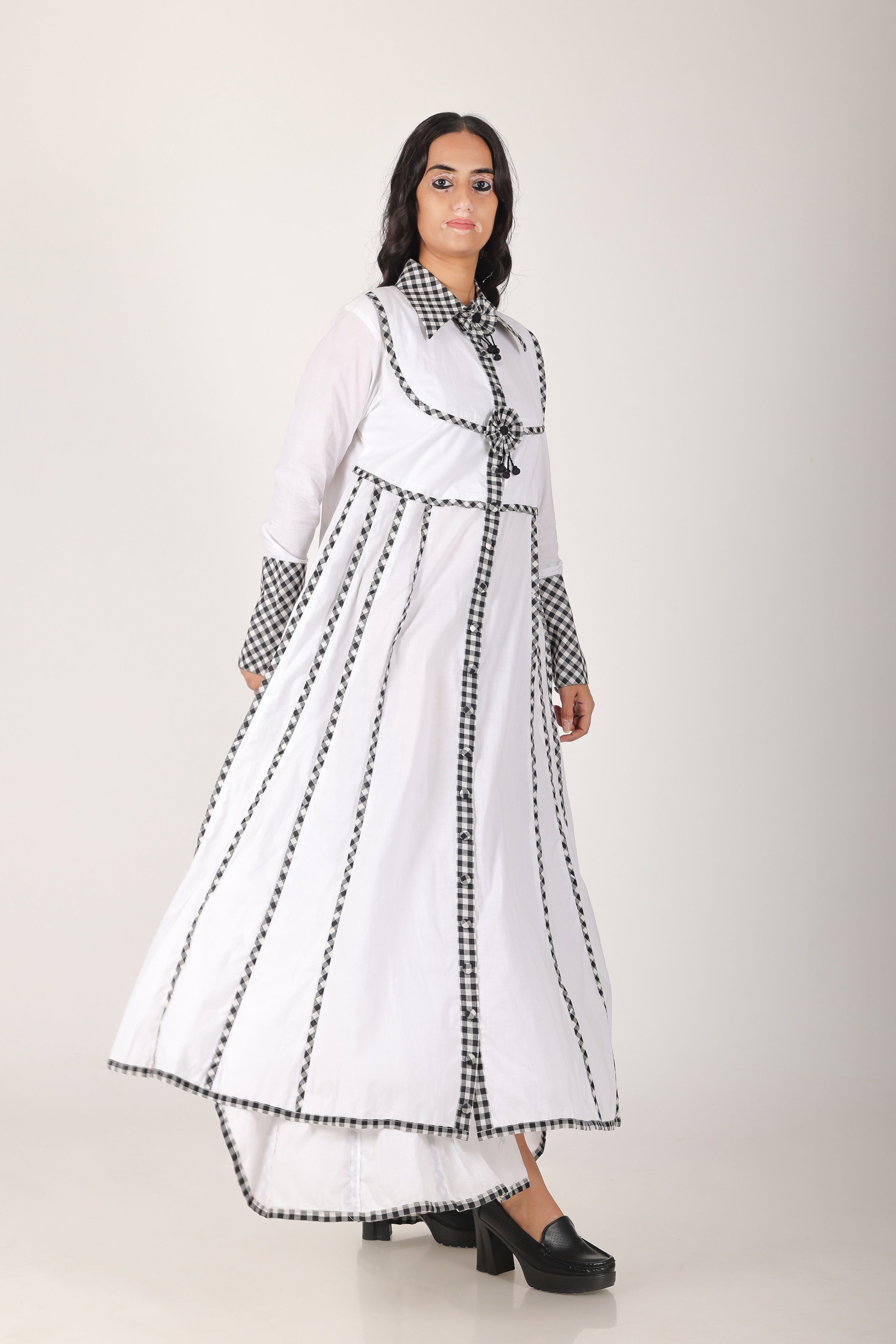 MemSahab safed chokadi dress