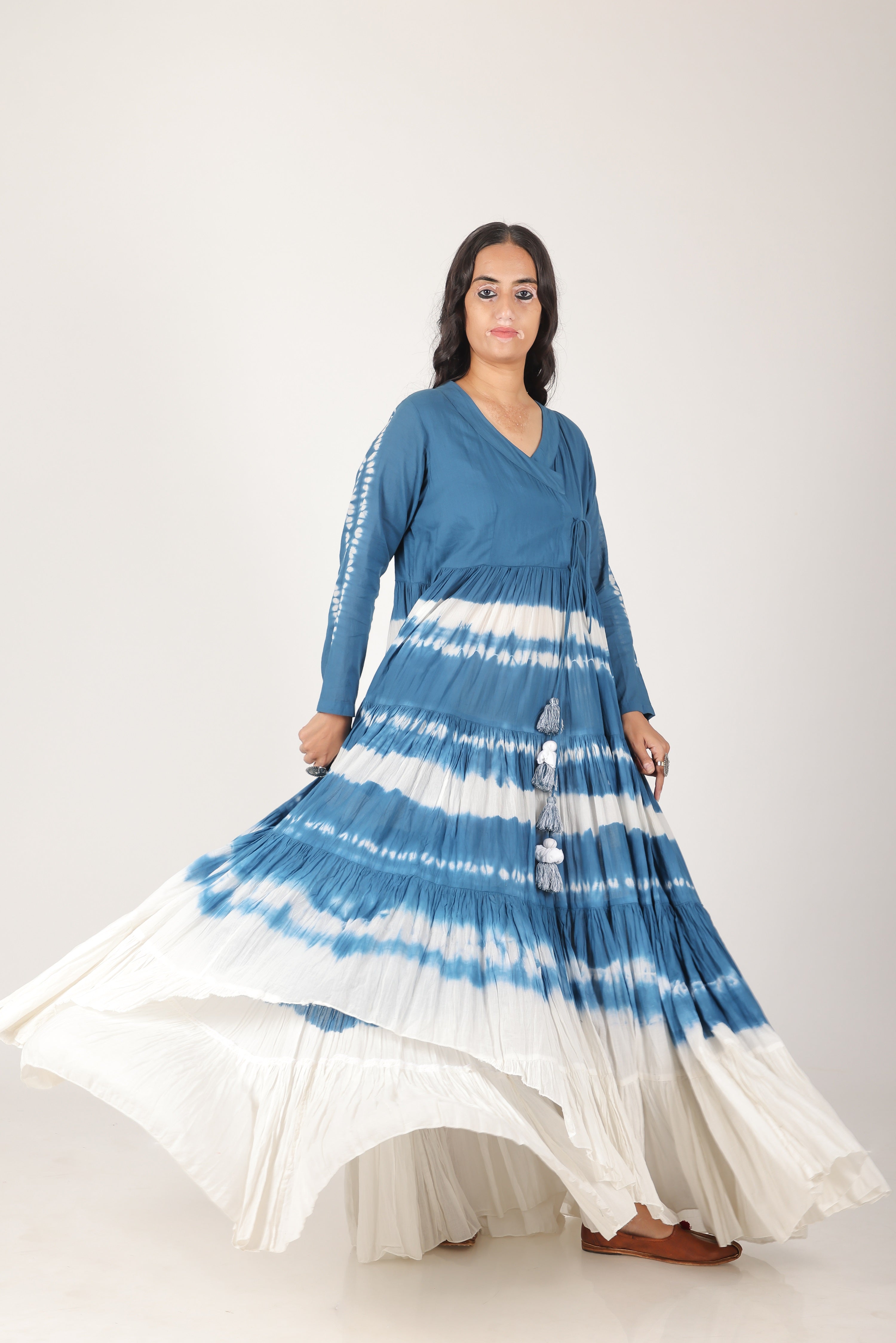 Indigo Shibori tierd drees