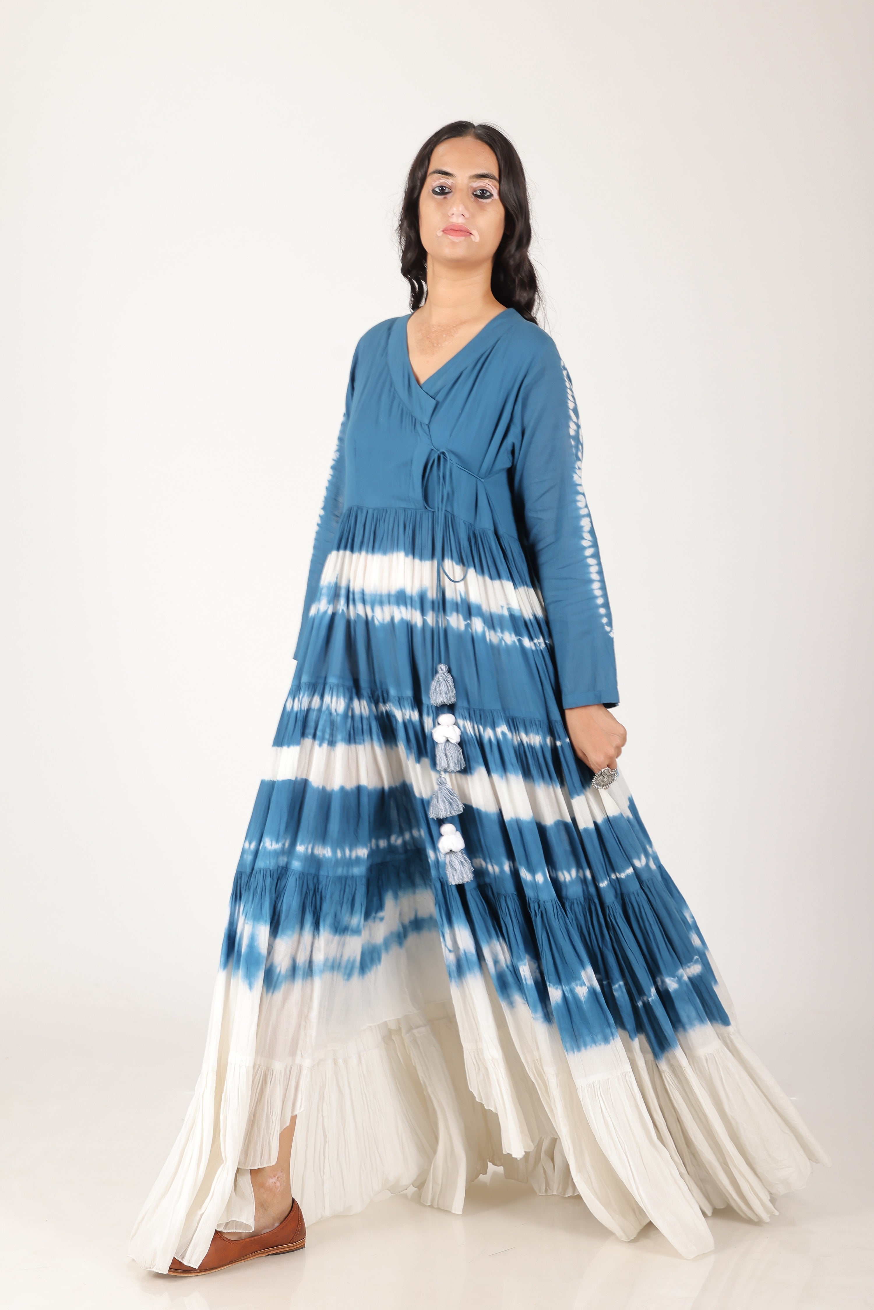 Indigo Shibori tierd drees