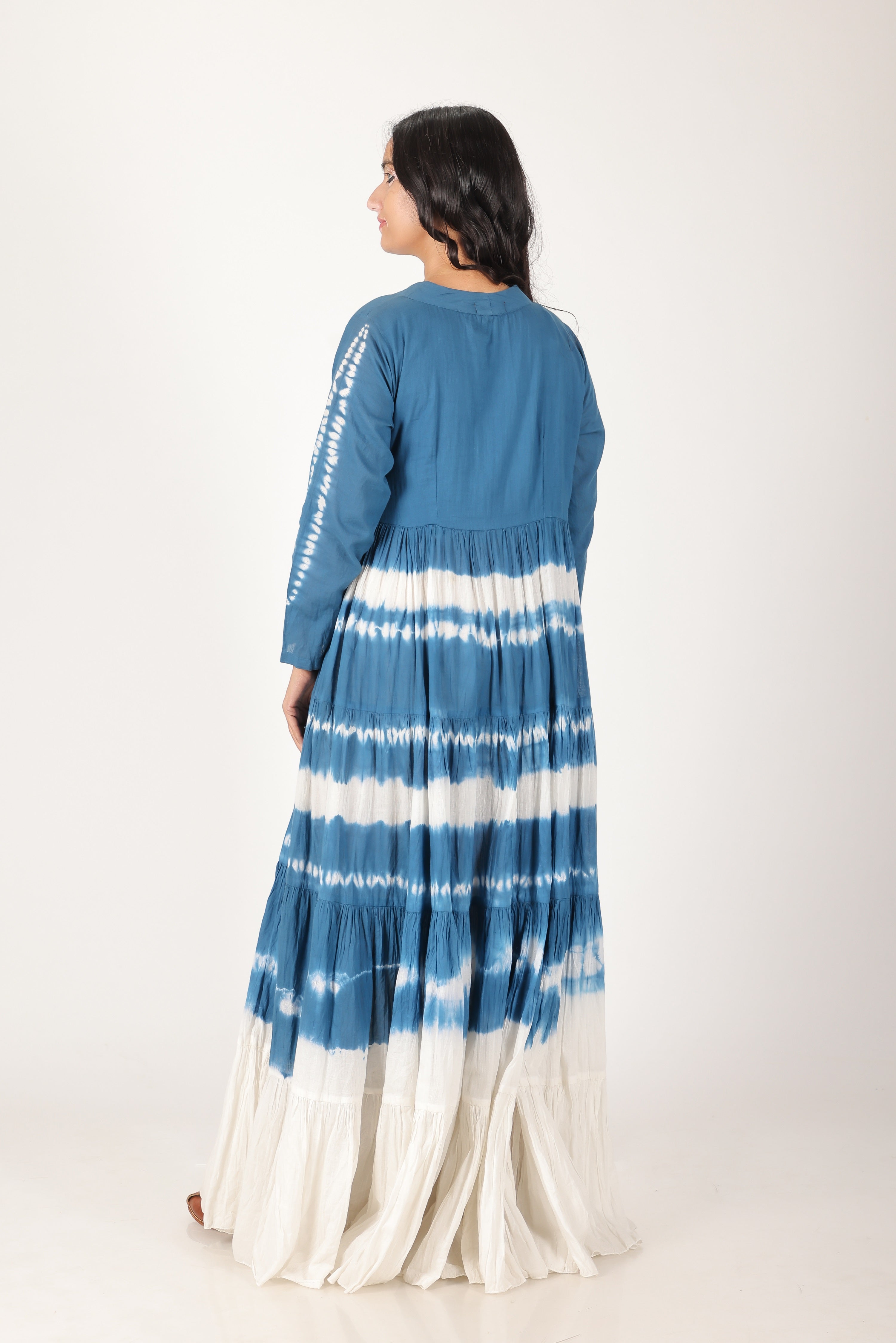 Indigo Shibori tierd drees