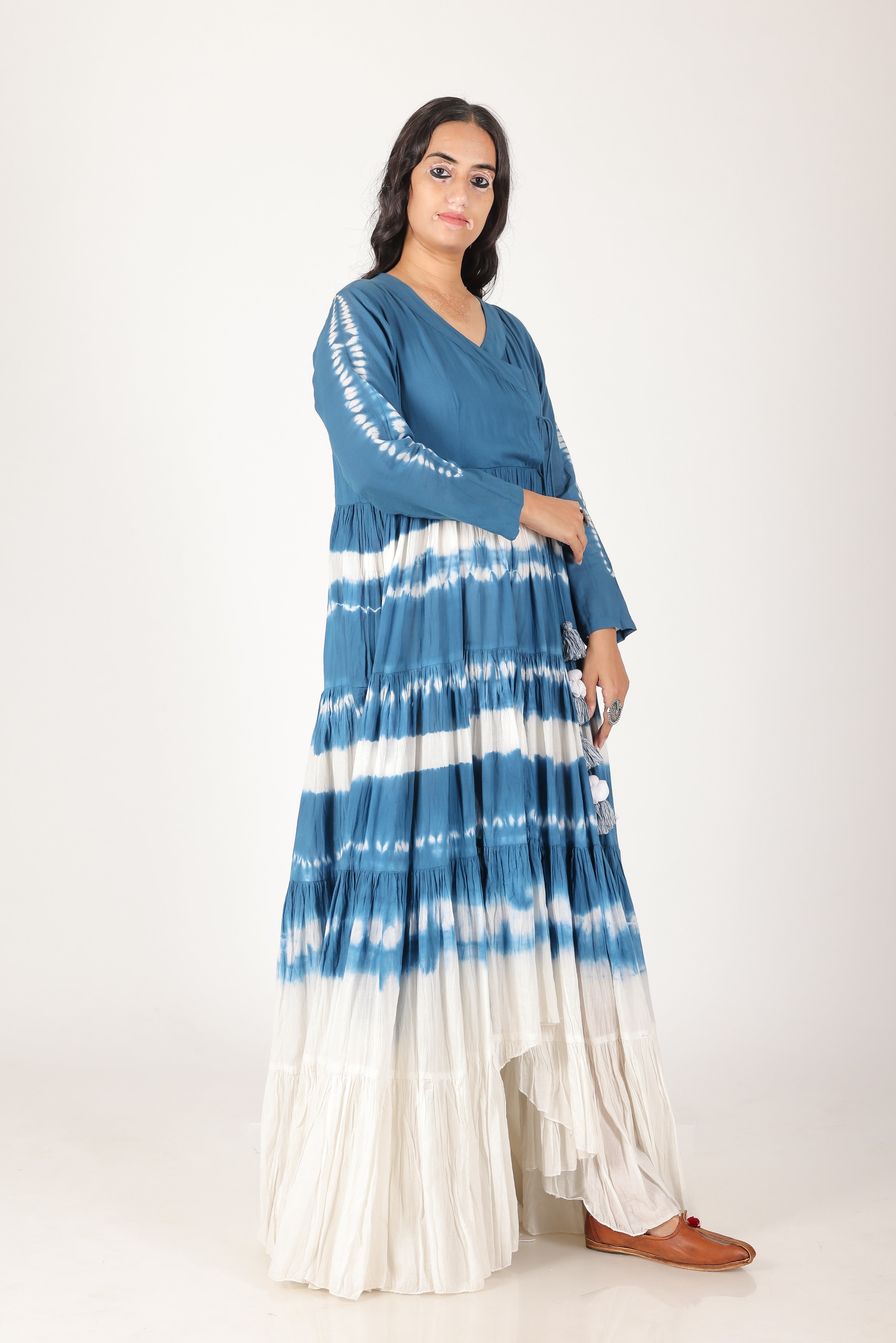 Indigo Shibori tierd drees