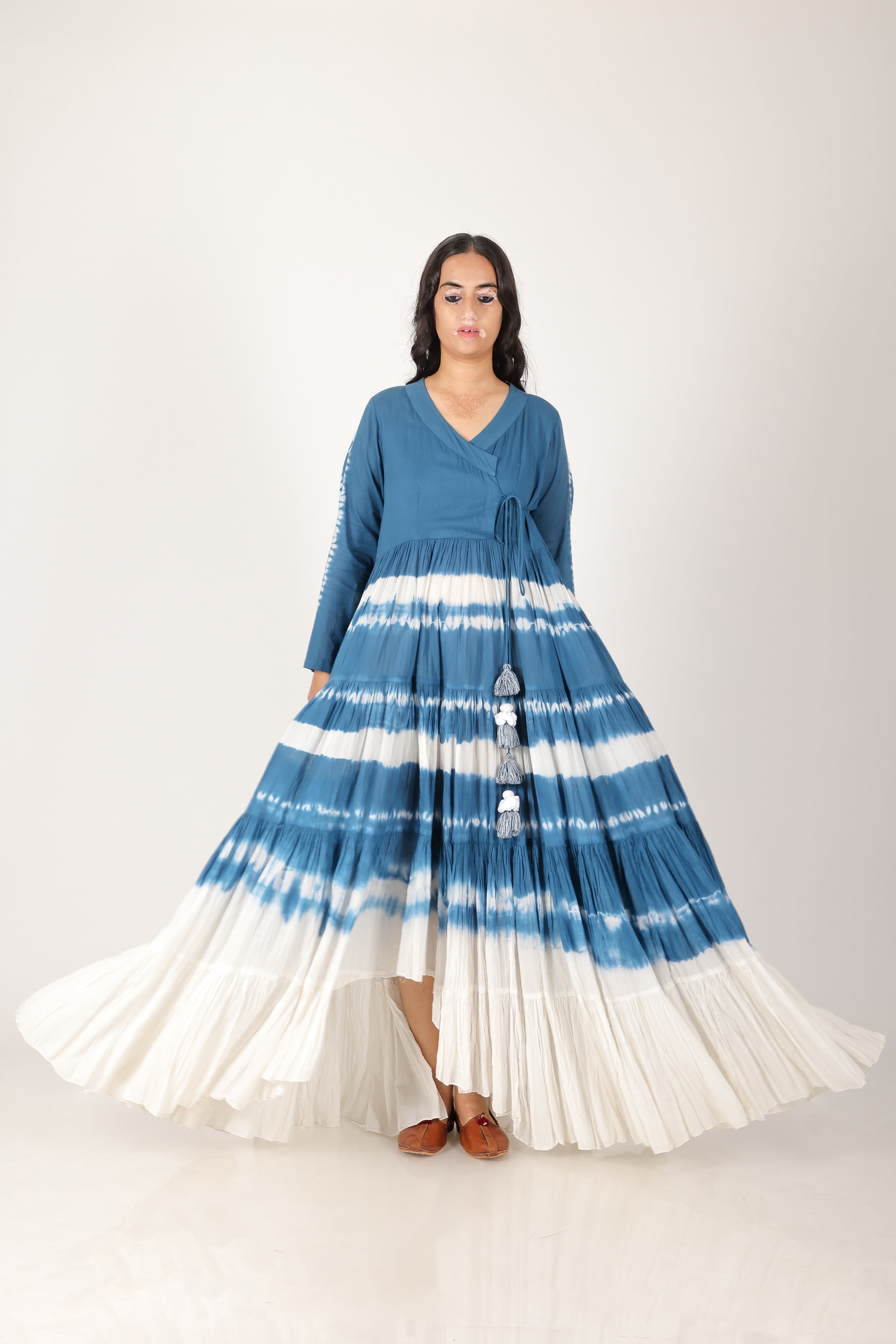 Indigo Shibori tierd drees