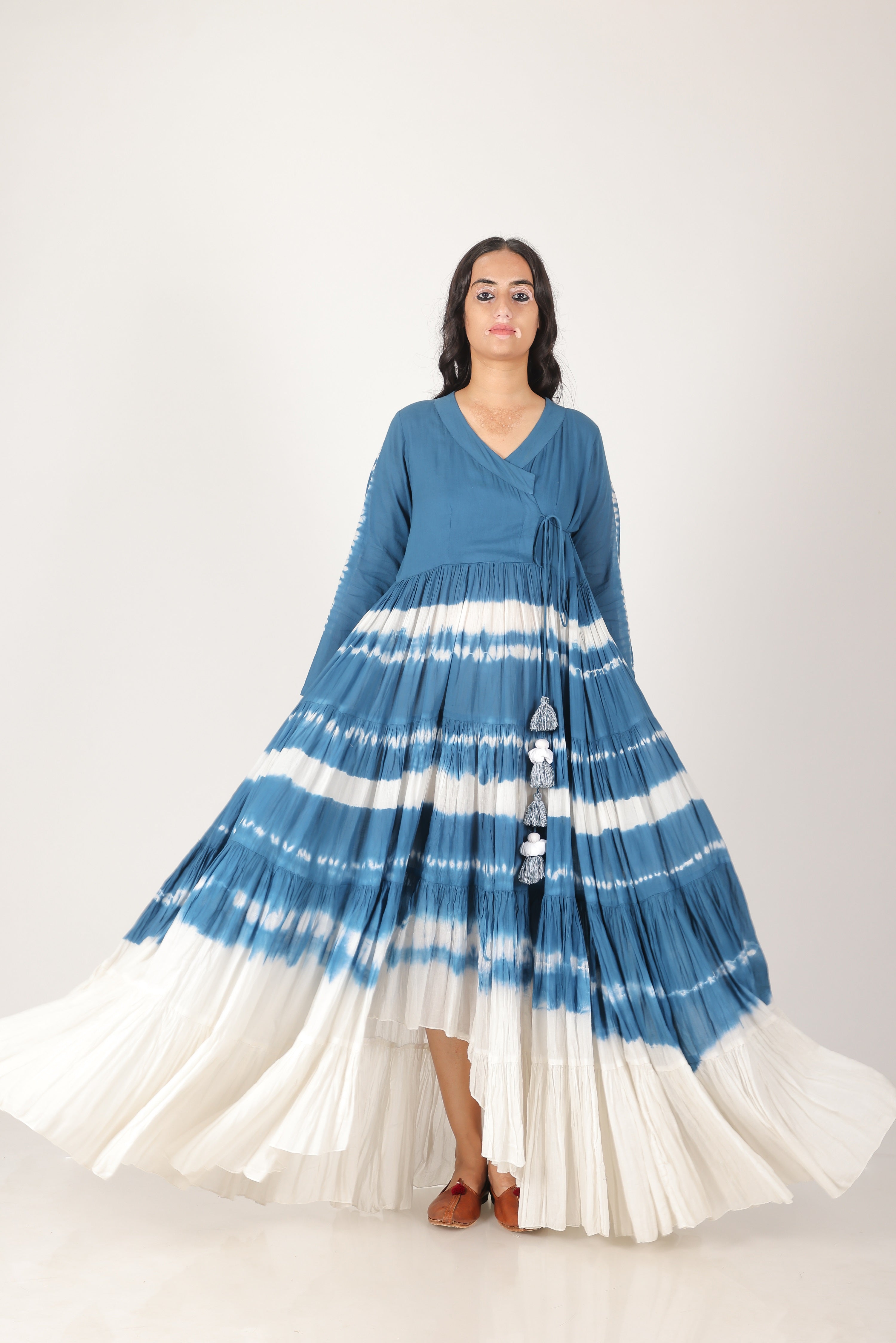 Indigo Shibori tierd drees