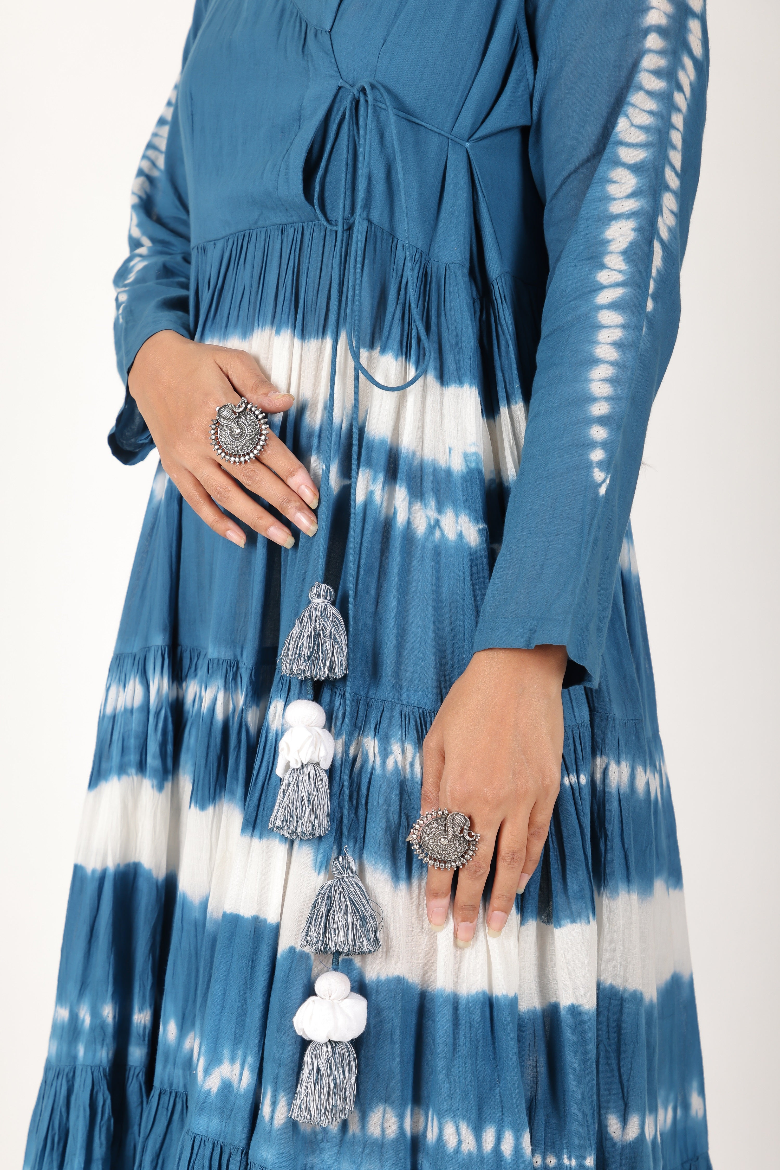 Indigo Shibori tierd drees