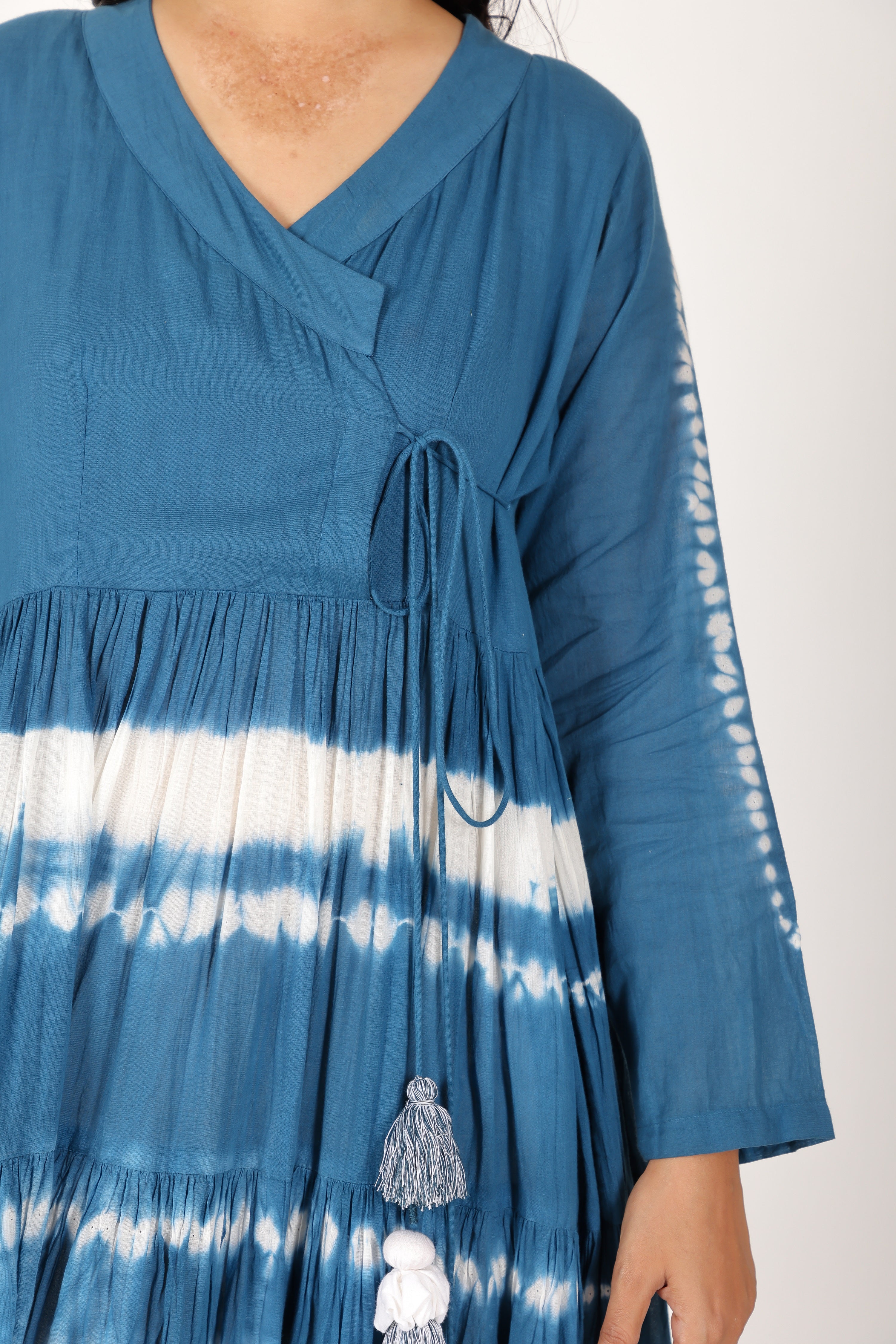 Indigo Shibori tierd drees